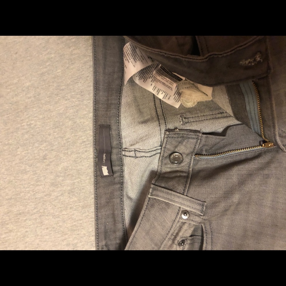 Levi’s - Picture 3 of 3